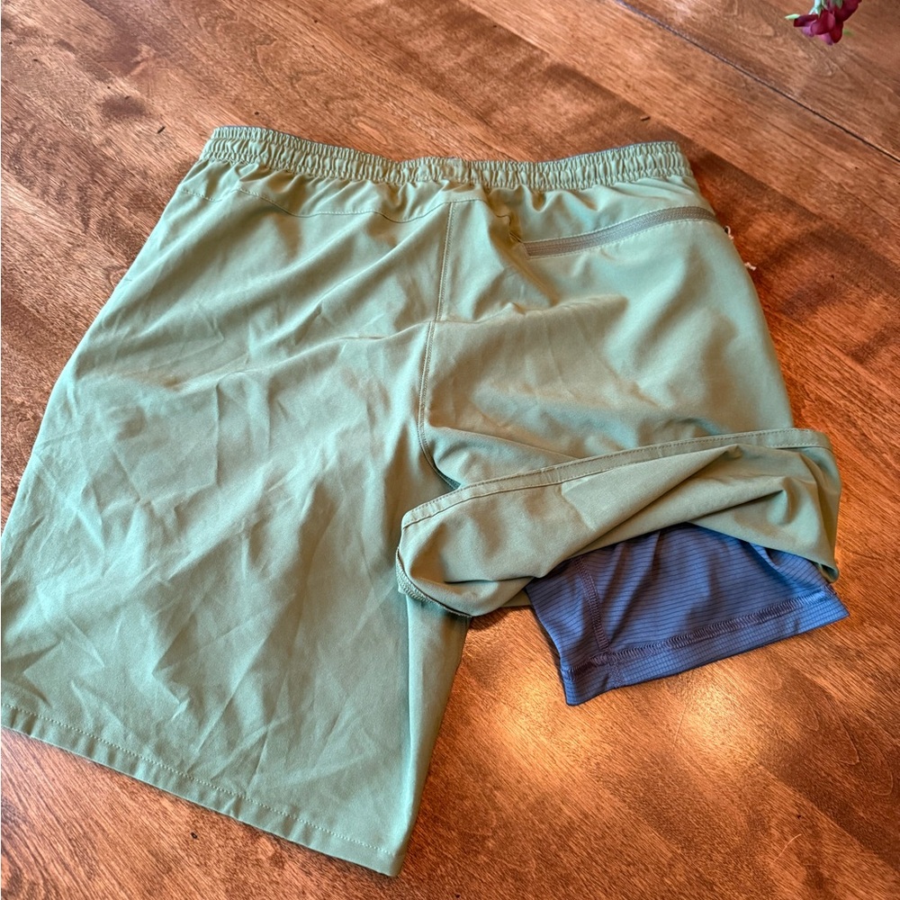 Patagonia Men's 8 inch 9 trails shorts - Picture 3 of 5